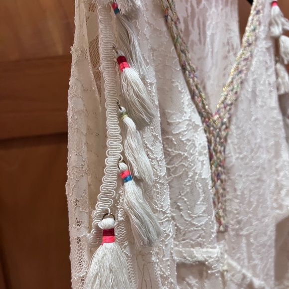 Laurie and Joe Bohemian White Lace Embroidered Tassel Wedding Dress S/M - Picture 5 of 10